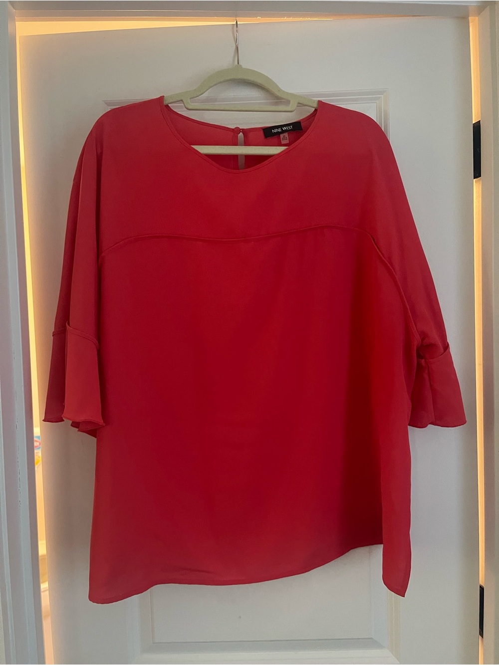 Nine West Women’s Coral color Ruffle Sleeve Blouse Sz 2XL